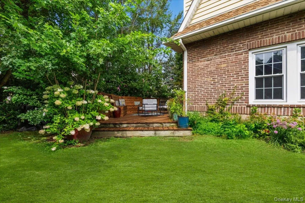 15 Parkview Court White Plains, NY 10603