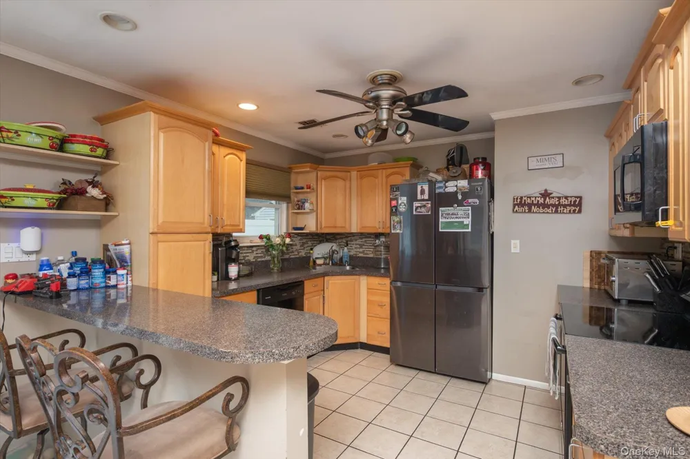 75 Westminster Drive Shirley, NY 11967
