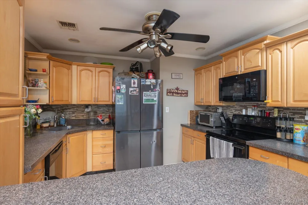 75 Westminster Drive Shirley, NY 11967