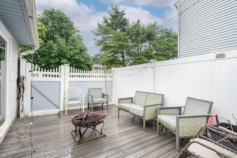 75 Westminster Drive Shirley, NY 11967