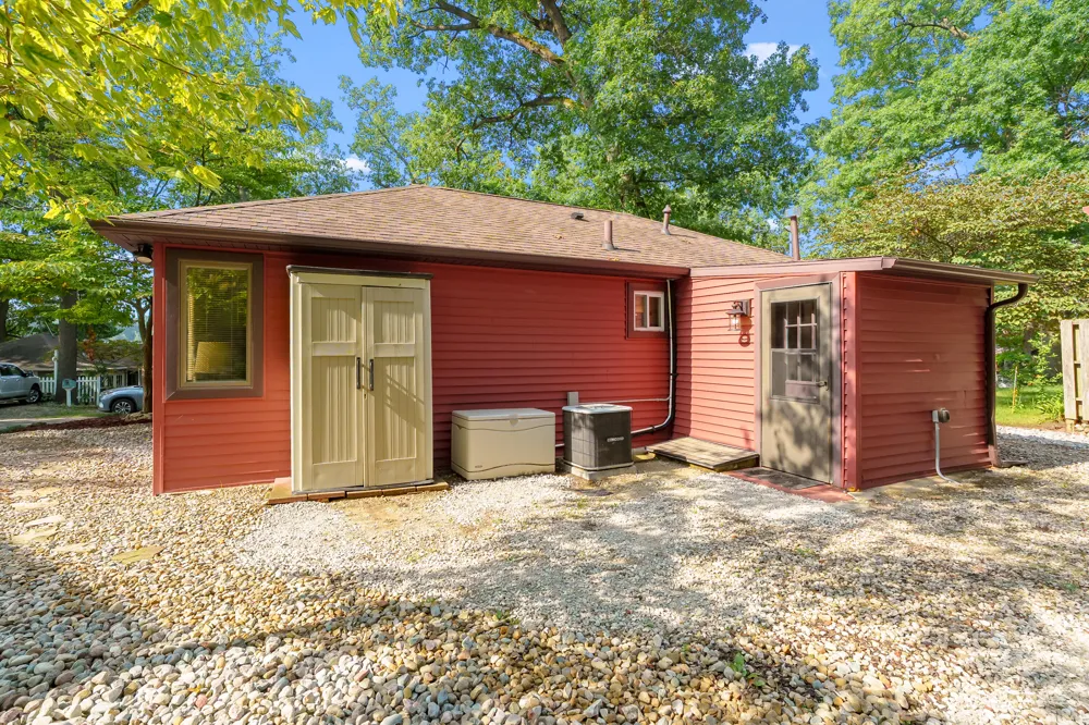 34120 Hillside Drive Paw Paw, MI 49079