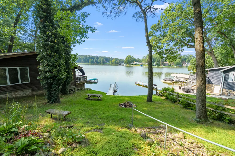 34120 Hillside Drive Paw Paw, MI 49079
