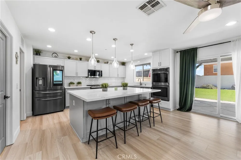 3550 Topaz Lancaster, CA 93535
