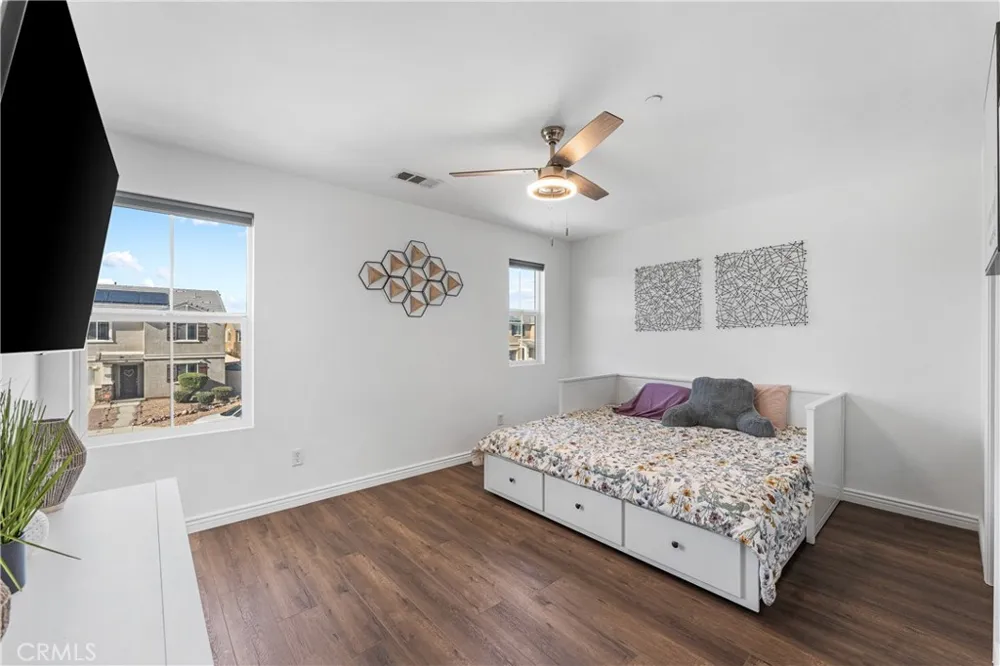 3550 Topaz Lancaster, CA 93535