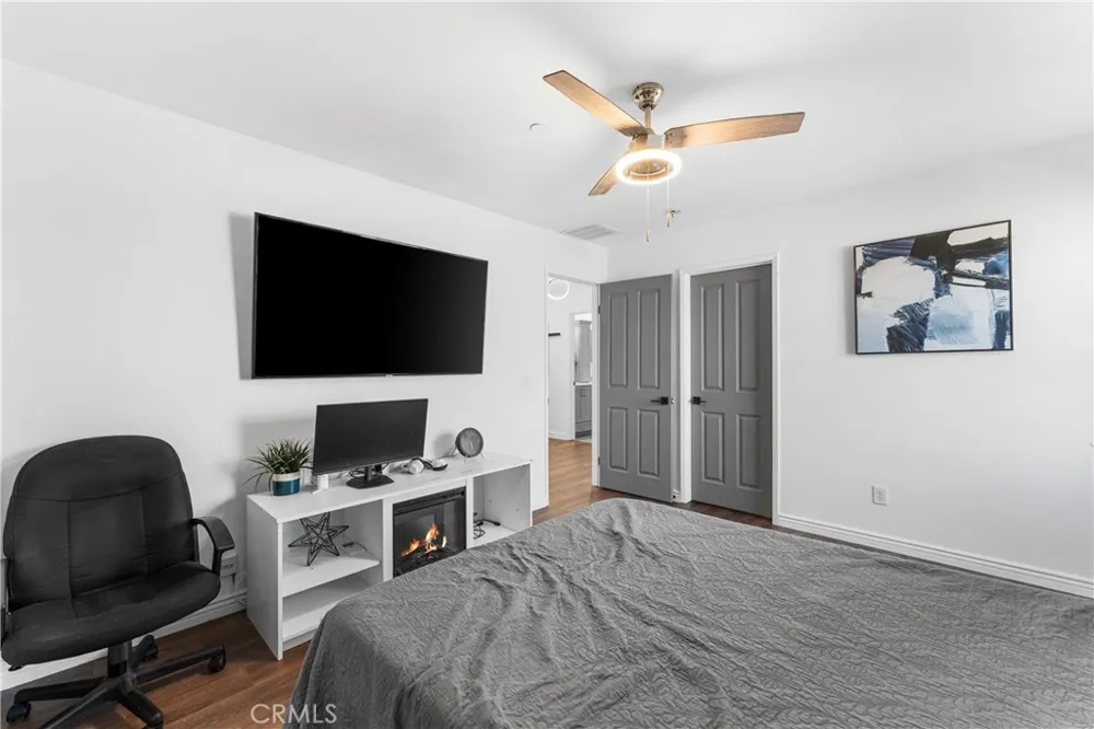 3550 Topaz Lancaster, CA 93535