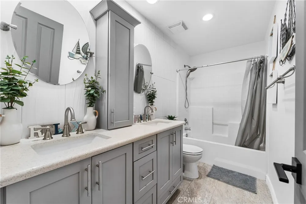 3550 Topaz Lancaster, CA 93535