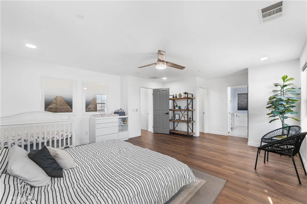 3550 Topaz Lancaster, CA 93535