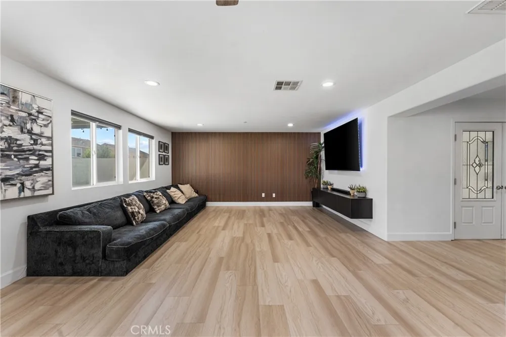 3550 Topaz Lancaster, CA 93535