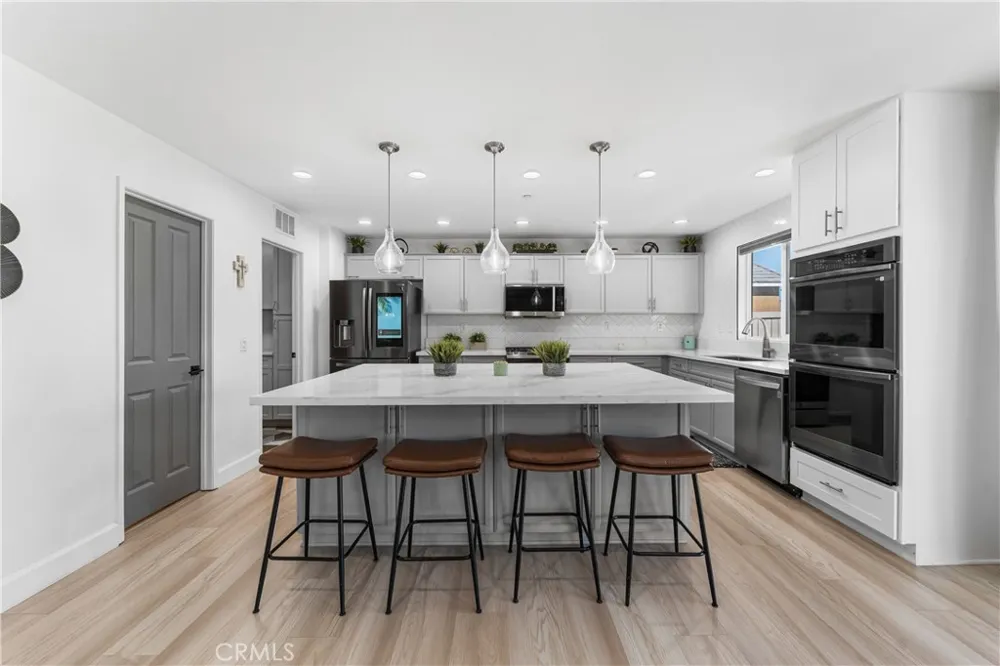 3550 Topaz Lancaster, CA 93535