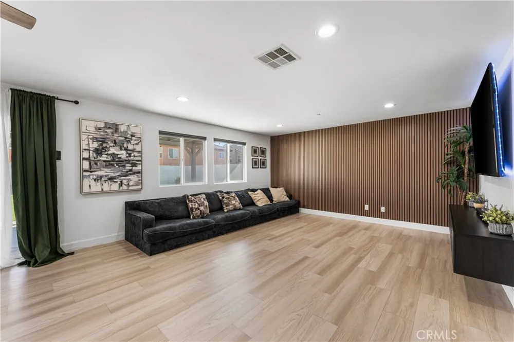 3550 Topaz Lancaster, CA 93535