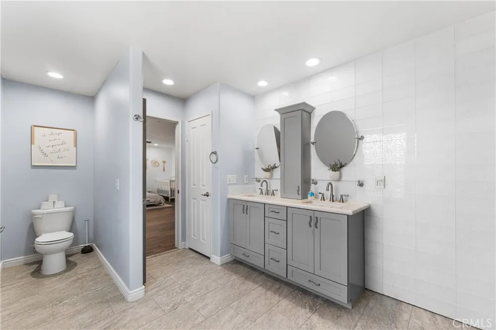 3550 Topaz Lancaster, CA 93535
