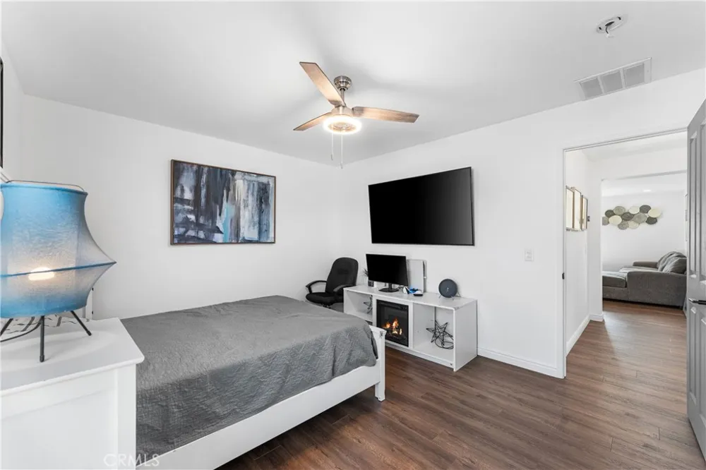 3550 Topaz Lancaster, CA 93535