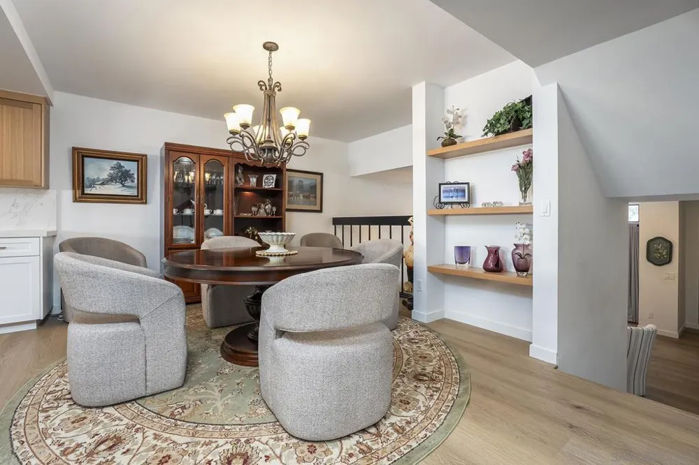 7426 Caminito Carloltta San Diego, CA 92120