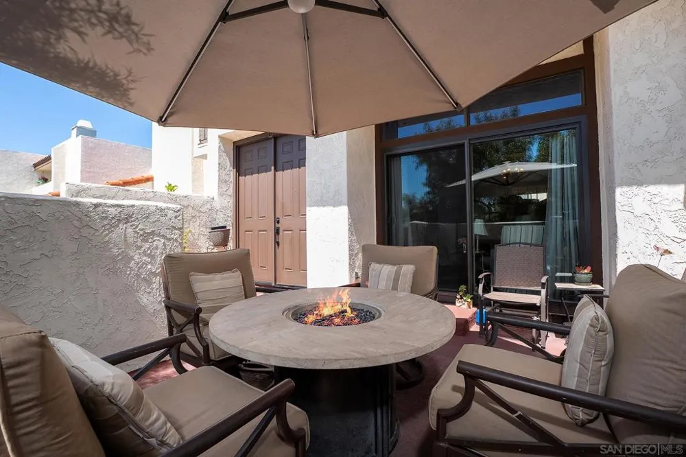 7426 Caminito Carloltta San Diego, CA 92120