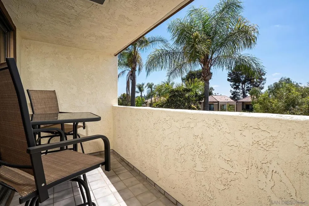 7426 Caminito Carloltta San Diego, CA 92120