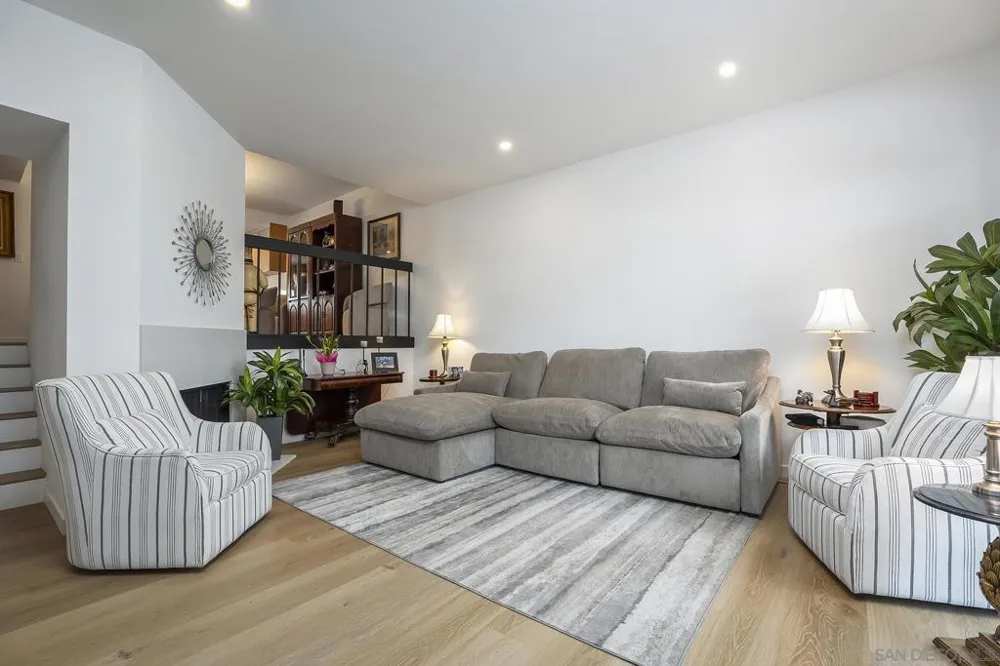 7426 Caminito Carloltta San Diego, CA 92120