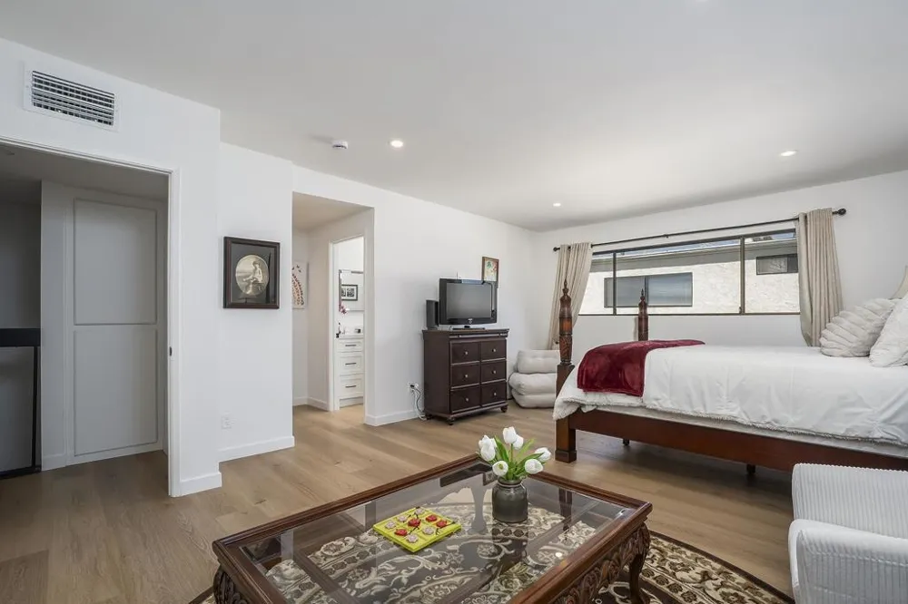 7426 Caminito Carloltta San Diego, CA 92120