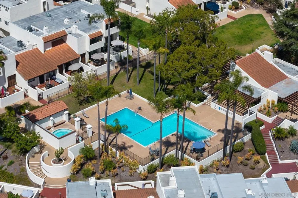 7426 Caminito Carloltta San Diego, CA 92120