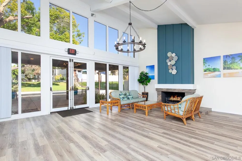 7426 Caminito Carloltta San Diego, CA 92120