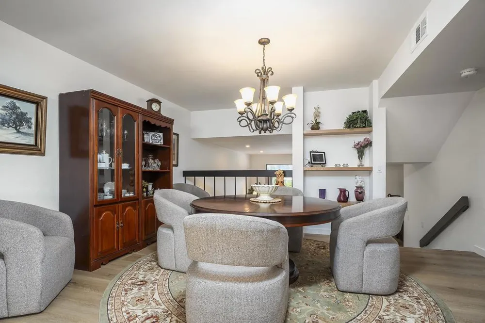 7426 Caminito Carloltta San Diego, CA 92120