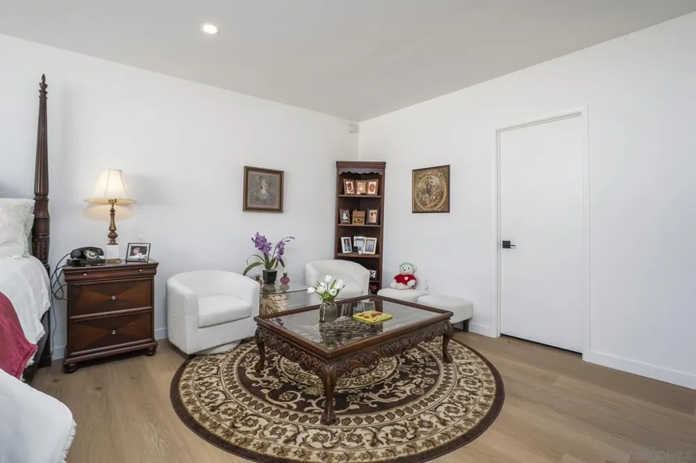 7426 Caminito Carloltta San Diego, CA 92120