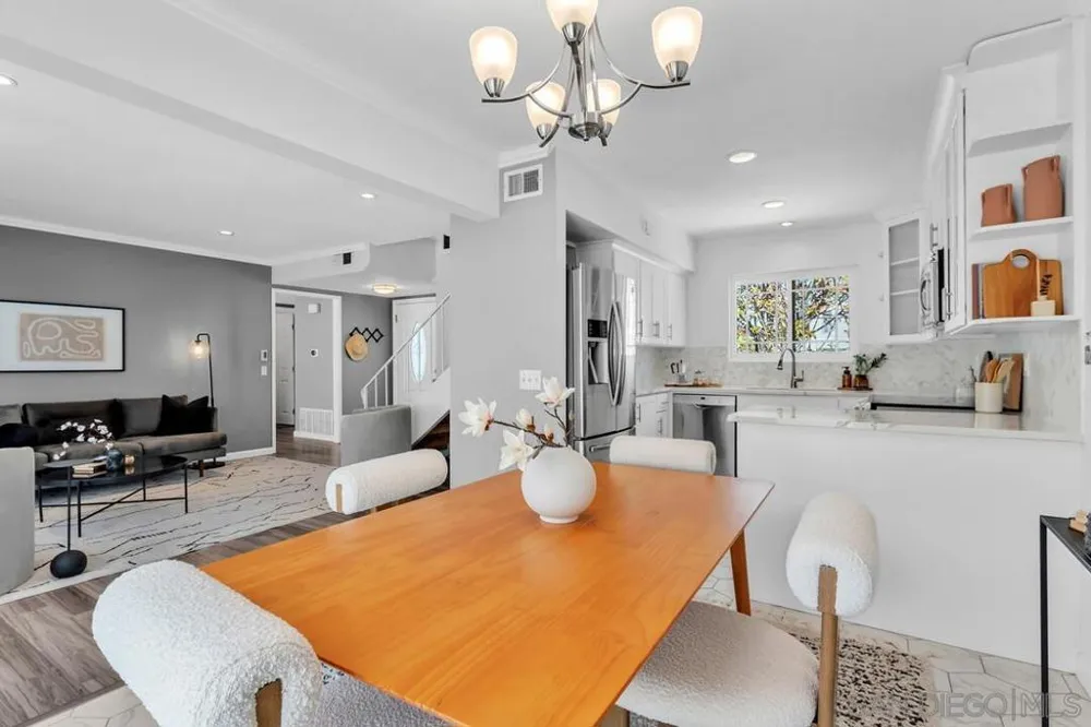 9885 Aldergrove Lane Spring Valley, CA 91977