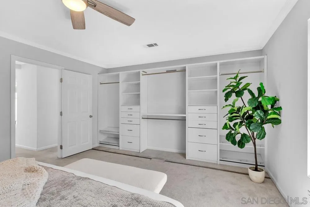 9885 Aldergrove Lane Spring Valley, CA 91977