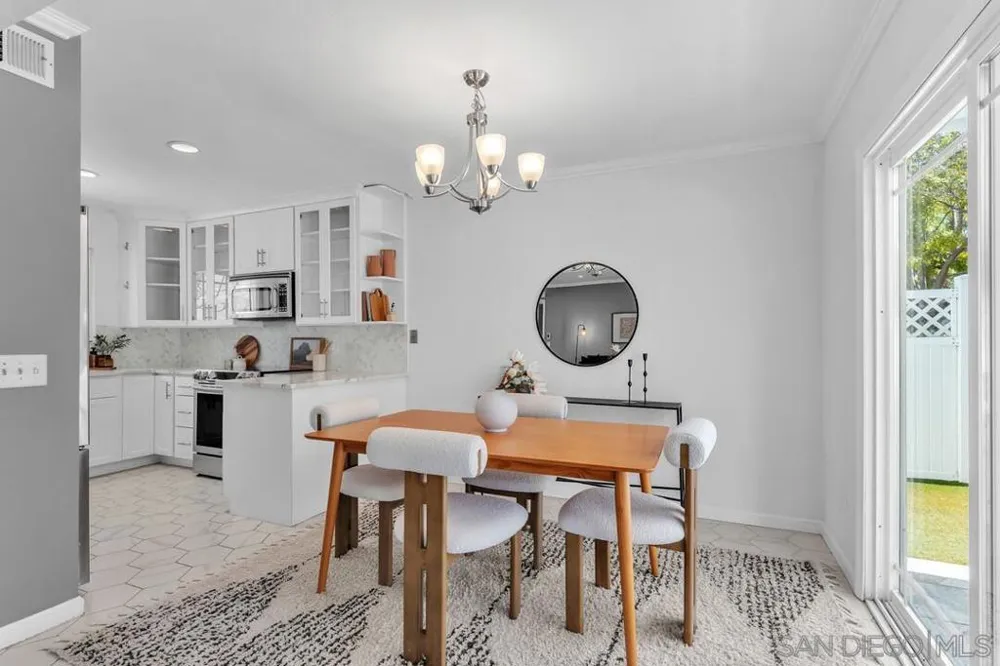 9885 Aldergrove Lane Spring Valley, CA 91977