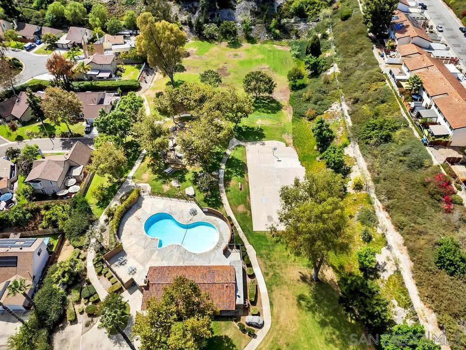 9885 Aldergrove Lane Spring Valley, CA 91977