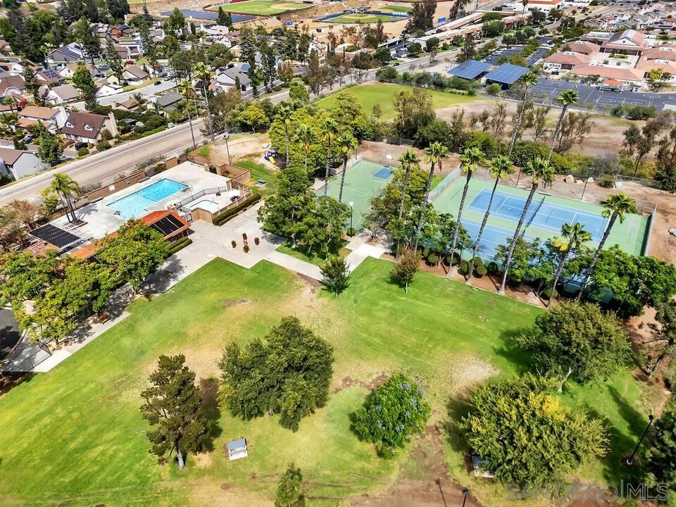 9885 Aldergrove Lane Spring Valley, CA 91977