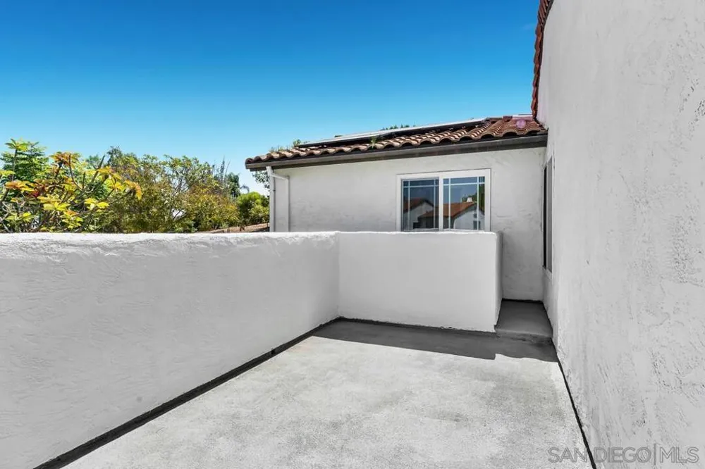 9885 Aldergrove Lane Spring Valley, CA 91977