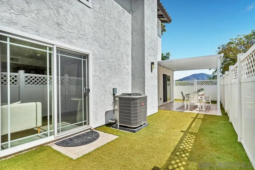 9885 Aldergrove Lane Spring Valley, CA 91977