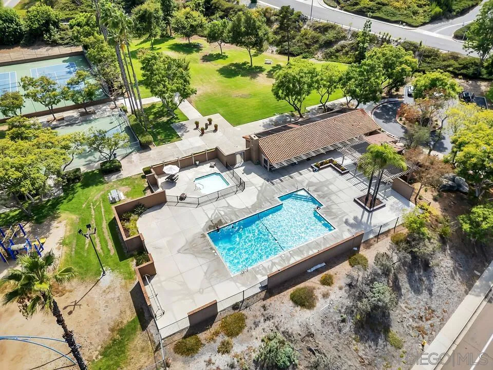 9885 Aldergrove Lane Spring Valley, CA 91977