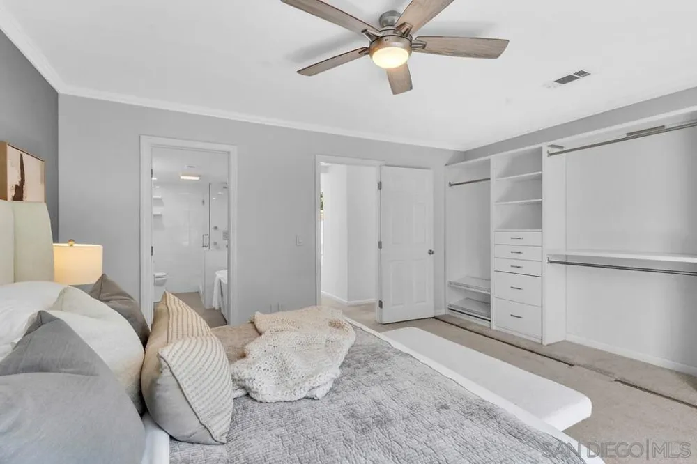 9885 Aldergrove Lane Spring Valley, CA 91977