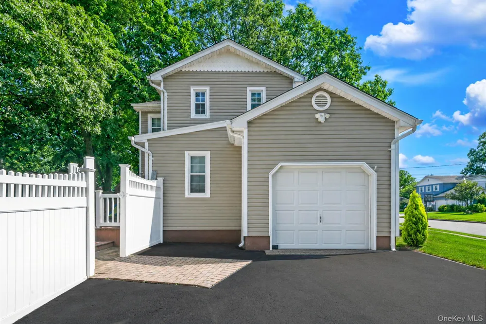 15 Jamar Lane Lake Ronkonkoma, NY 11779