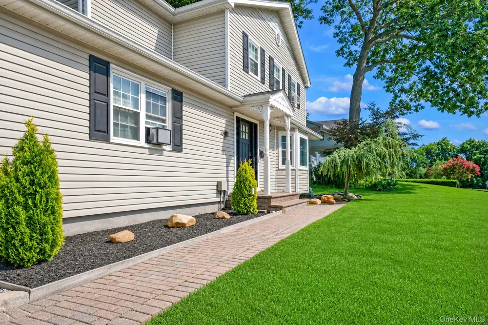15 Jamar Lane Lake Ronkonkoma, NY 11779