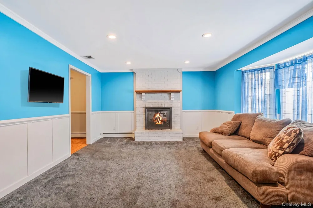 15 Jamar Lane Lake Ronkonkoma, NY 11779