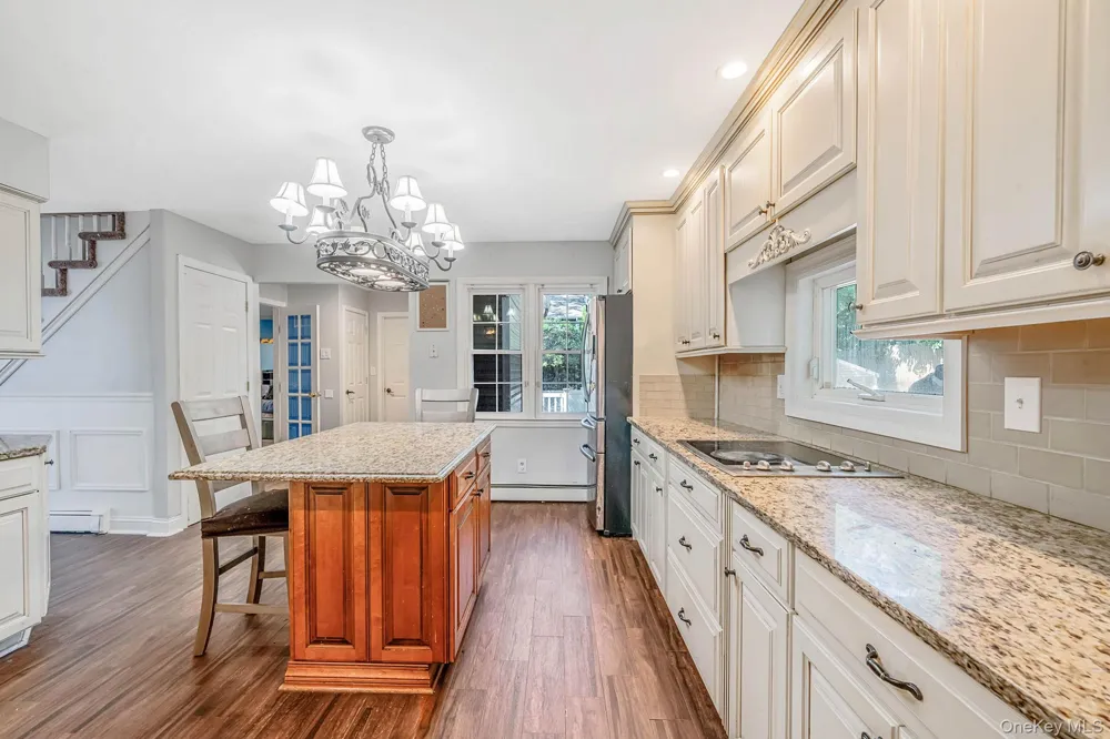 15 Jamar Lane Lake Ronkonkoma, NY 11779