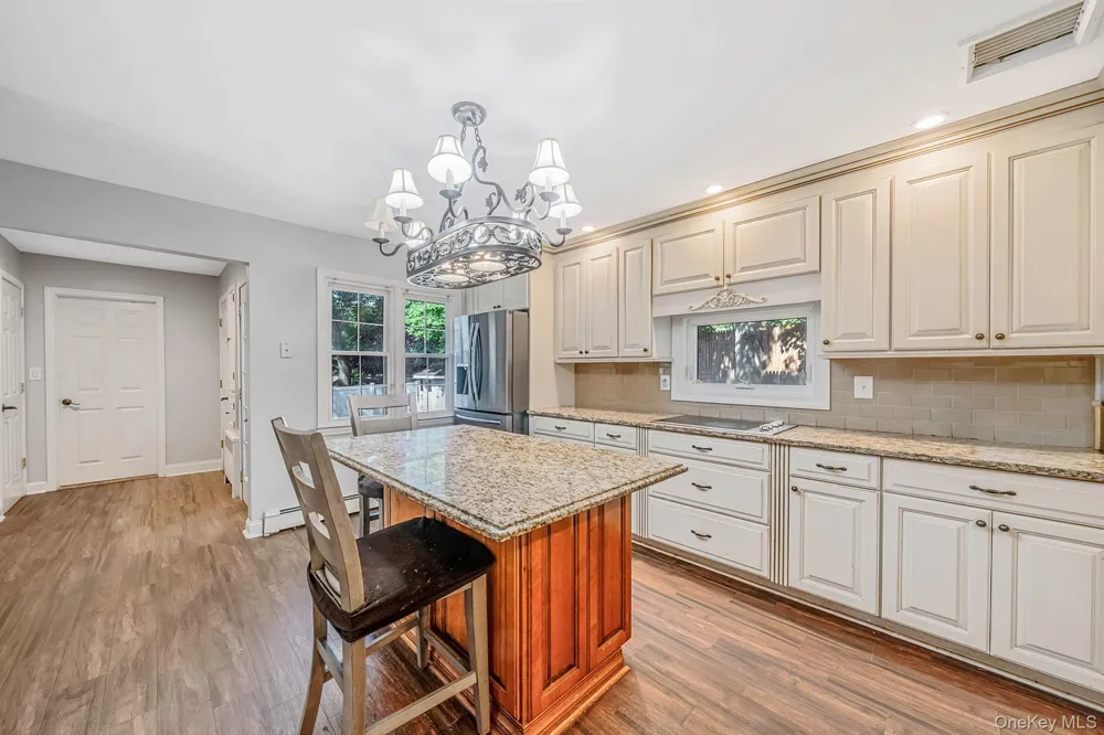 15 Jamar Lane Lake Ronkonkoma, NY 11779