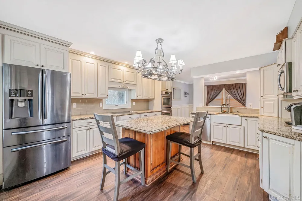 15 Jamar Lane Lake Ronkonkoma, NY 11779