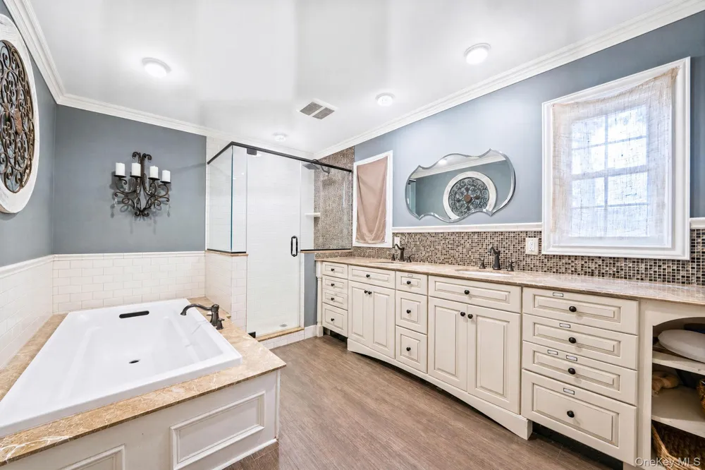 15 Jamar Lane Lake Ronkonkoma, NY 11779
