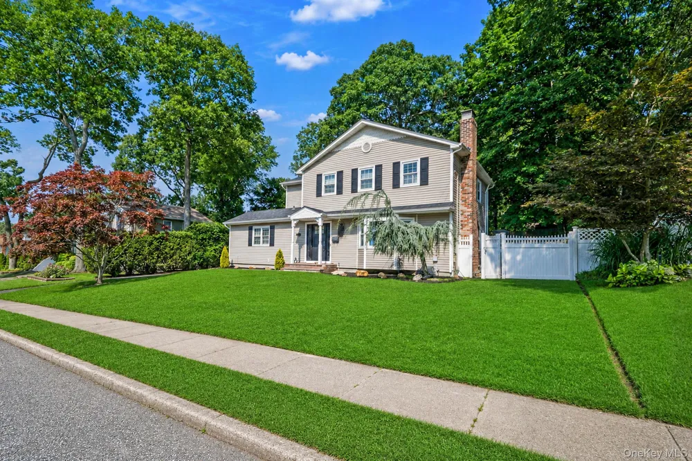 15 Jamar Lane Lake Ronkonkoma, NY 11779