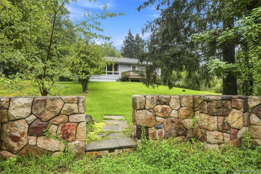 31 Red Barn Road Pine Bush, NY 12566