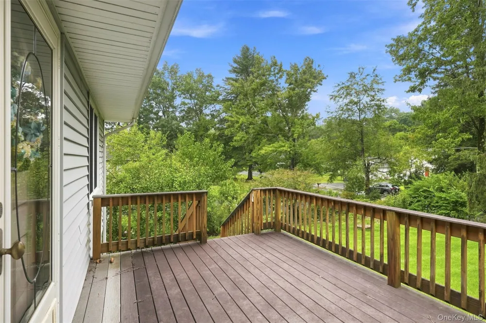 31 Red Barn Road Pine Bush, NY 12566