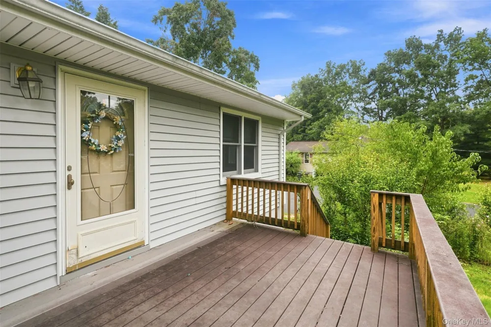 31 Red Barn Road Pine Bush, NY 12566