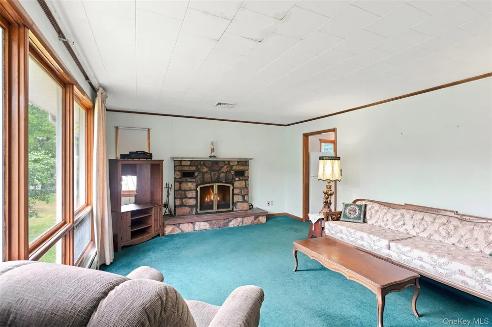 31 Red Barn Road Pine Bush, NY 12566