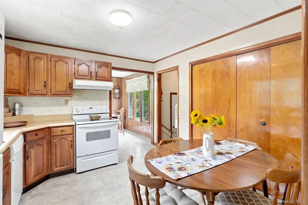 31 Red Barn Road Pine Bush, NY 12566