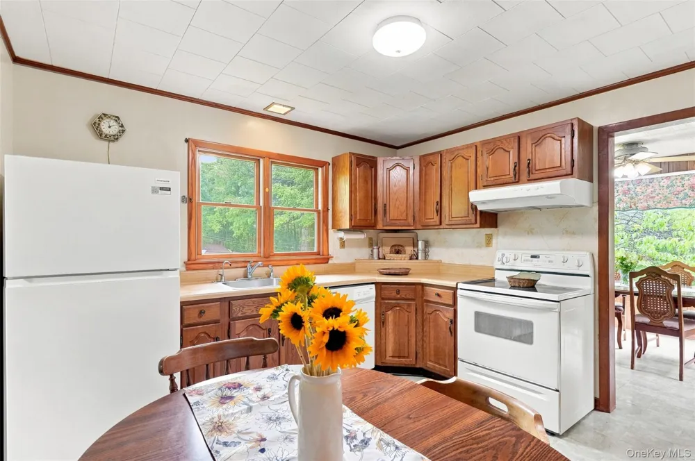 31 Red Barn Road Pine Bush, NY 12566