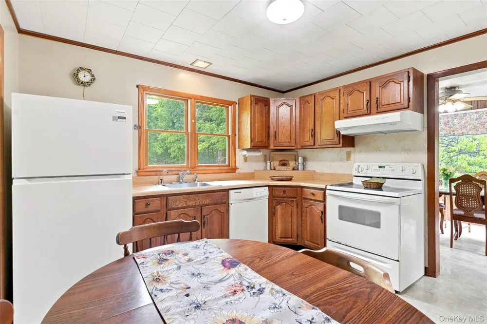 31 Red Barn Road Pine Bush, NY 12566
