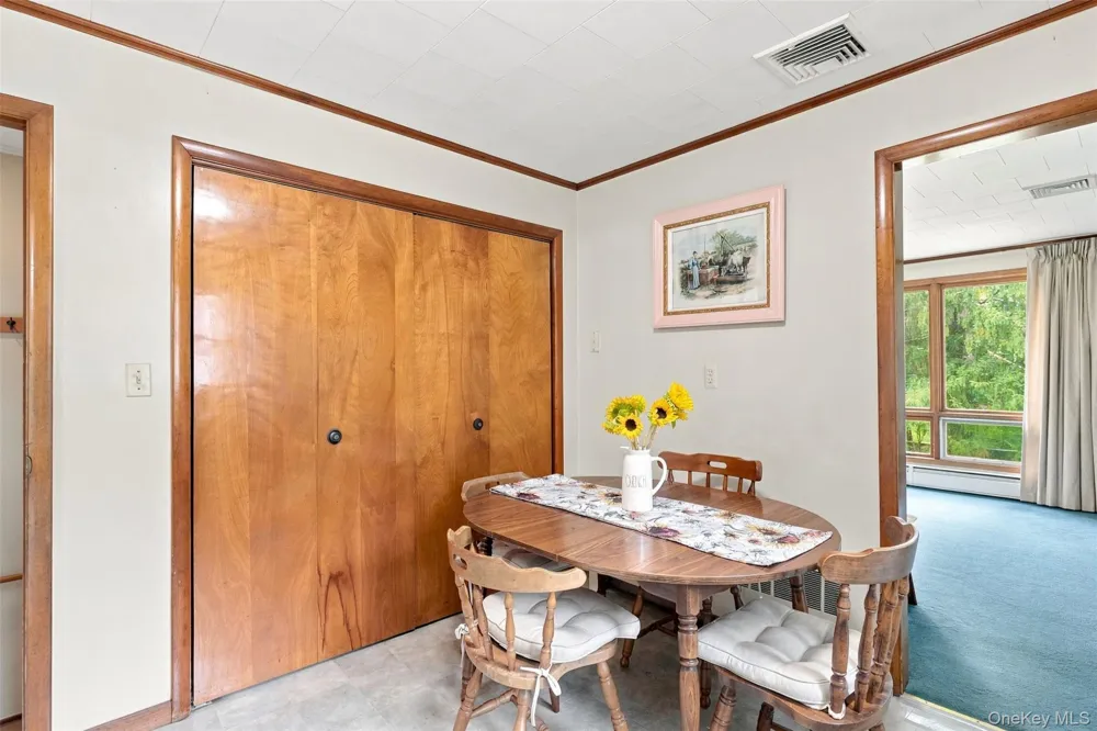 31 Red Barn Road Pine Bush, NY 12566